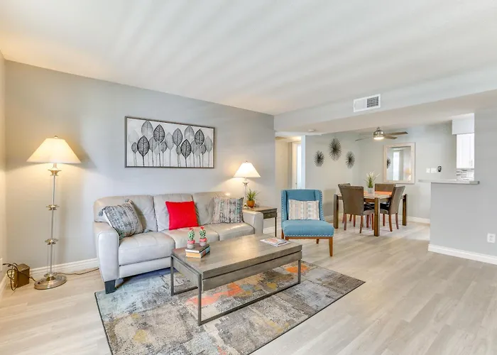 Holiday home Pool & Hot Tub Access: W/ Patio!